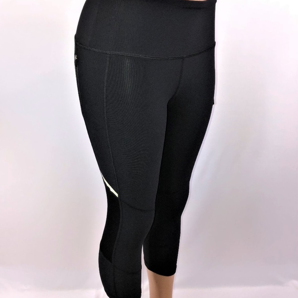 Hind Capri Athletic Leggings